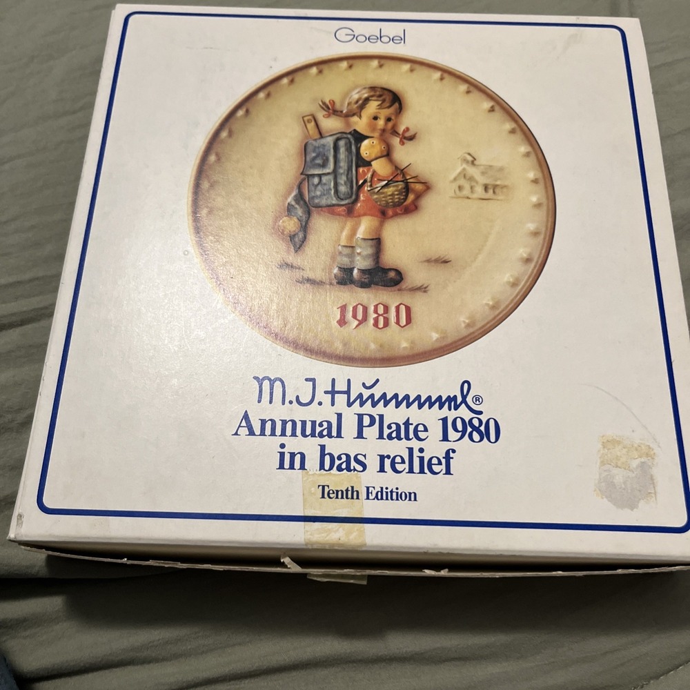 Vintage Hummel Annual Collectible Plate 1980 with Original Box